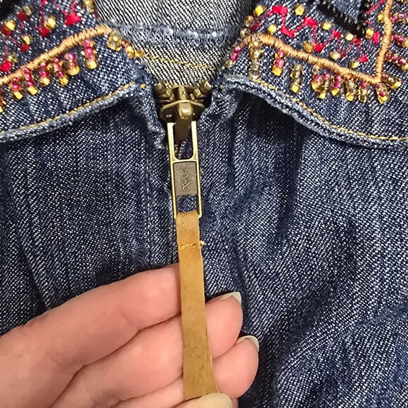 Chicos Vintage Denim Zip-Up Shirt Embroidered & Beaded Camel &Collar Boho READ - Picture 11 of 12